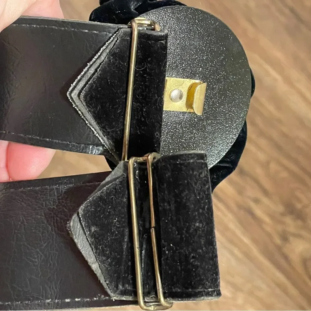 Vintage 90’s Axiom Velvet Adjustable Belt Black Size Medium